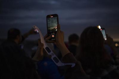 Telecoms tout eclipse plans after wireless networks handle increased traffic