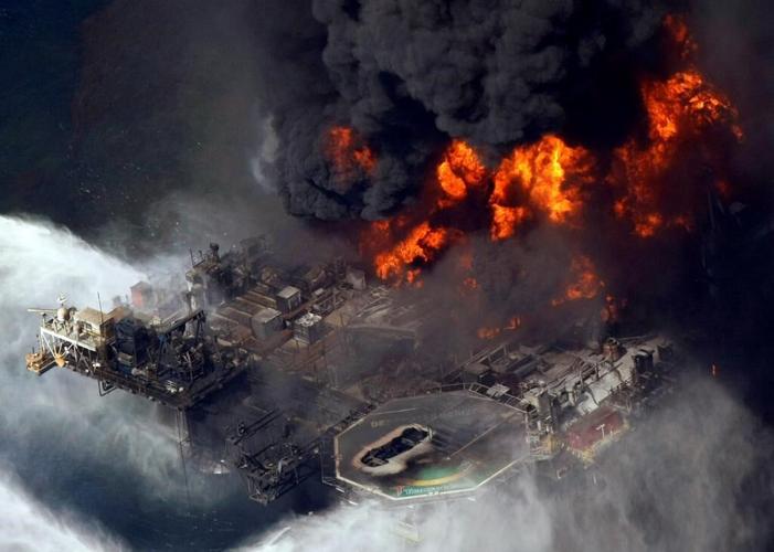 Oil drilling in Gulf safer, but concerns linger, report says