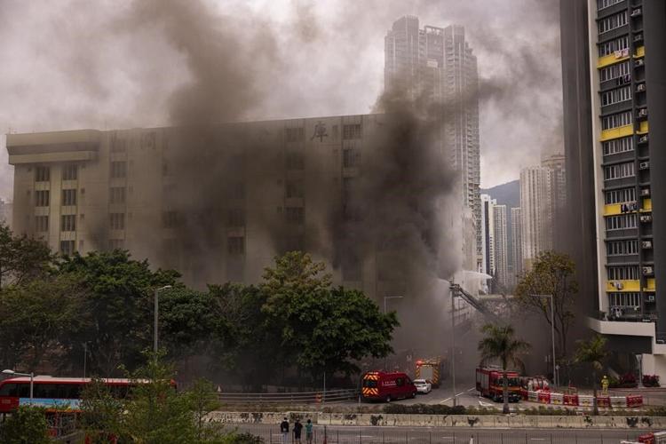 Hong Kong to probe cause of warehouse fire; 3,600 evacuated