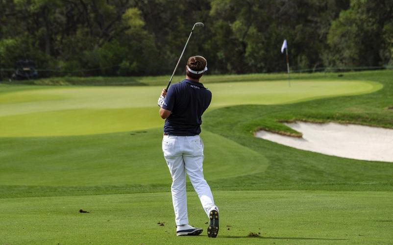 Sam Ryder takes only 21 putts for a 63 and leads Texas Open