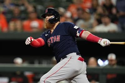 Jays agree to terms with designated hitter Justin Turner on one-year deal