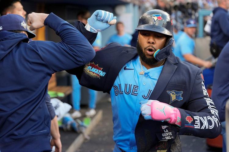 Blue Jays hit first leadoff back-to-back homers in World Series history - on 3 pitches
