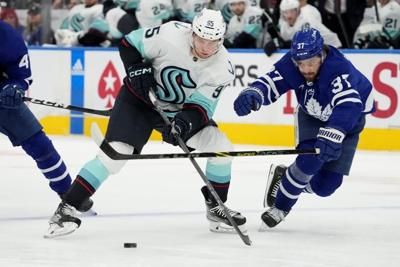 Vince Dunn's three-point performance powers Kraken past Maple Leafs 5-1