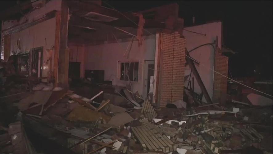 Severe storms with tornadoes kill at least 3 in the central US