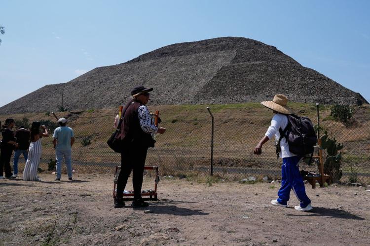 Mexico boosts security at tourist spots after Canadian killed, others hurt on pyramid