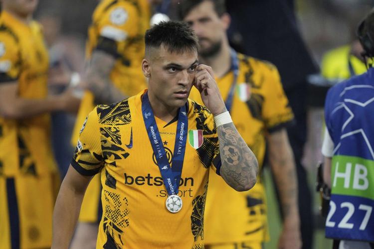 Paris Saint-Germain routs Inter Milan to win the Champions League for the first time