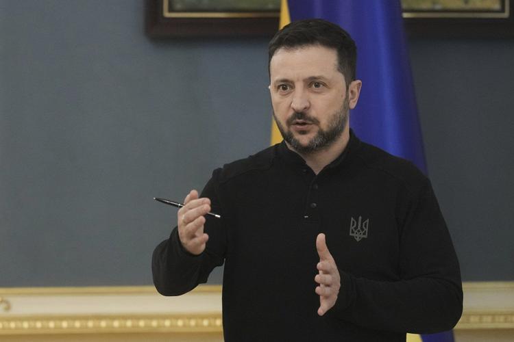 Trump finds fault with both Putin and Zelenskyy as he tries to push for deal to end war in Ukraine