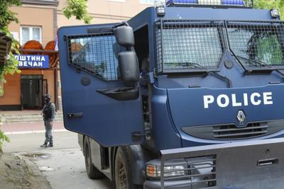 Serbian border troops to maintain highest state of alert after ethnic clashes inside Kosovo