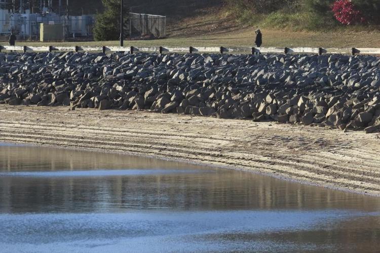 2 charged with setting some Northeast wildfires amid New Jersey drought warning, blazes out West