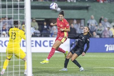 Canada's Sinclair scores in her retirement match and the Thorns down Angel City 3-0