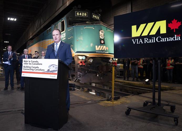 Feds to spend $1.9B to replace Via Rail locomotive fleet, build plant