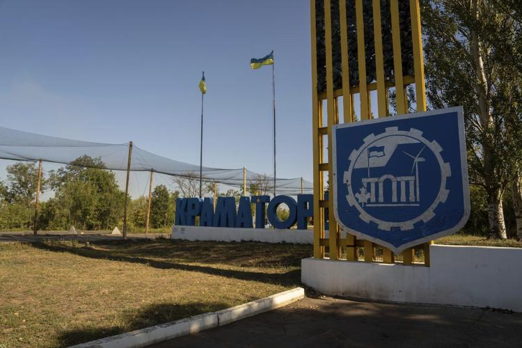 Ukraine faces a new test as Russia steps up its drive to seize Donetsk’s fortress belt