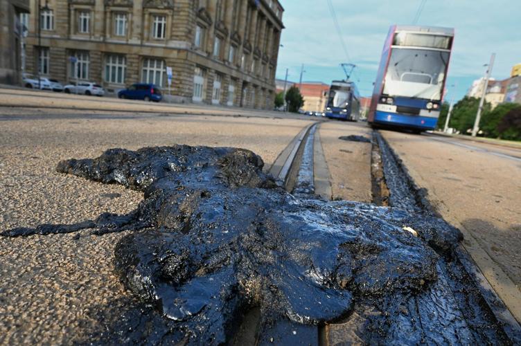 France records around 1,000 additional deaths amid extreme heat wave leading to European records