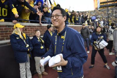 Former University of Michigan president gets initial approval to lead the University of Florida