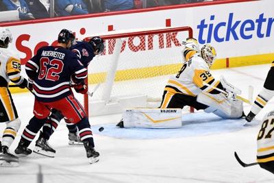 Lowry, Appleton's late goals lift Jets over Penguins 6-3; Winnipeg stays undefeated