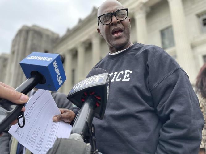 Prosecutors, defense win freedom for man in 1983 killing