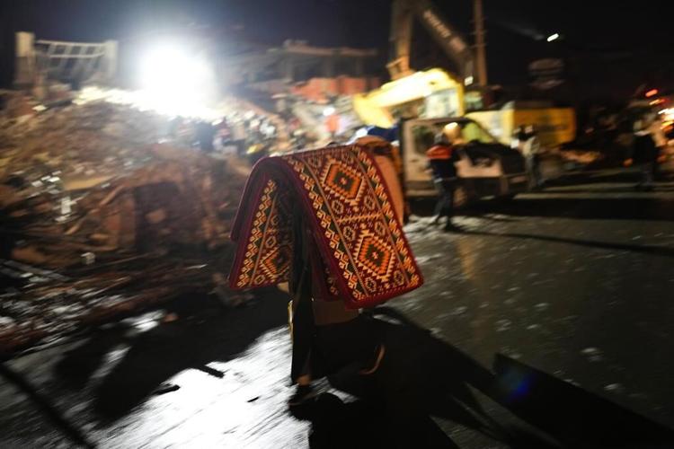 Death toll in Turkey, Syria earthquake rises, hope fades