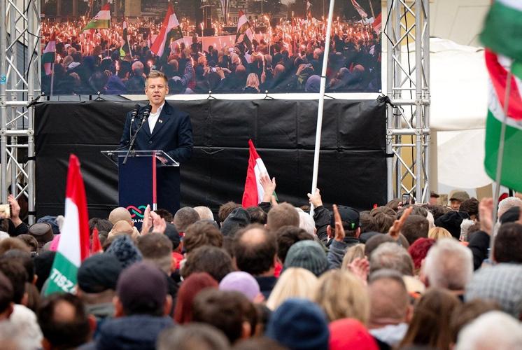 Election campaign in Hungary heats up as Orbán challenger Péter Magyar gains rural support