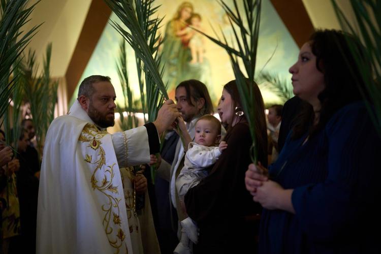 Photos show Lebanon's Catholics marking Palm Sunday as the shadow of war weighs heavily