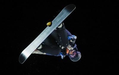 Canada's Elizabeth Hosking claims silver in World Cup snowboard halfpipe