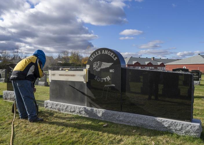Name of veteran Hells Angels member appears on Montreal-area tombstone