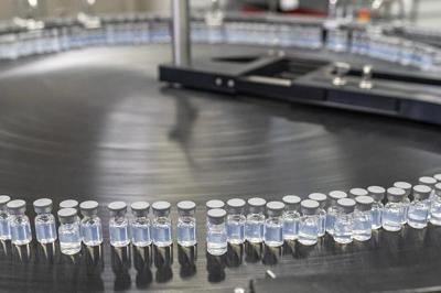 New Pfizer-BioNTech Omicron vaccine available in Ontario in weeks: Minister of Health