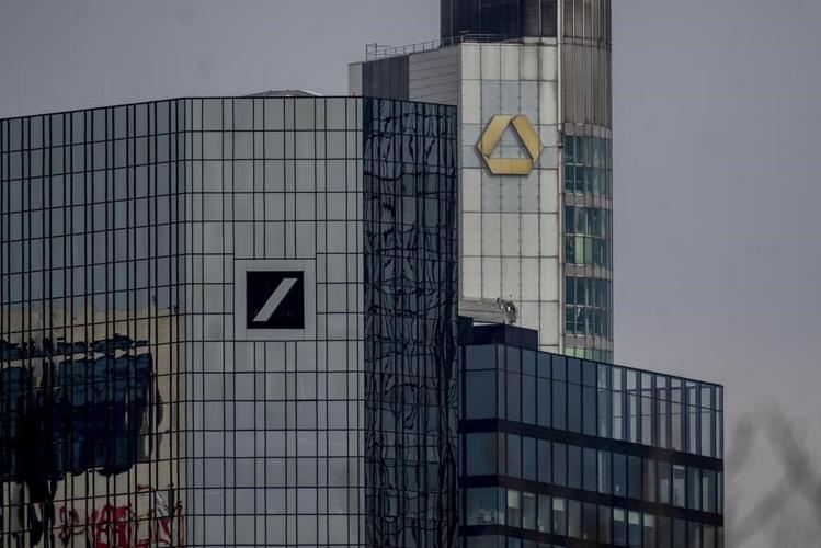 Deutsche Bank shares drop amid global jitters over banks