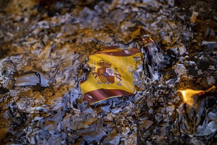 Spain’s leader mulls granting amnesty to thousands of Catalan separatists in order to stay in power