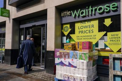 UK central bank hikes rates like Fed amid financial turmoil