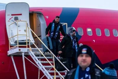 Grey Cup week kicks into high gear as Blue Bombers, Argonauts touch down in Regina