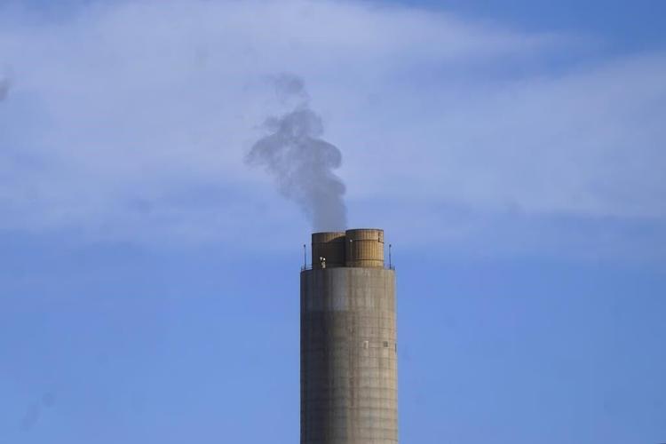 EPA 'neighbor' rule cuts downwind pollution by power plants