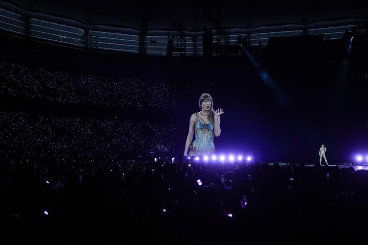 Taylor-Swift-Vancouver