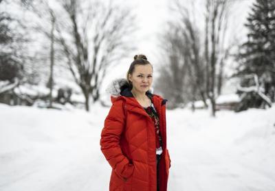 Son domicile détruit, le retour est impossible pour une réfugiée ukrainienne