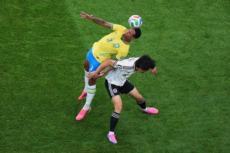 Gabriel Martinelli scores late in injury time to help Brazil beat Japan 2-1 at World Cup