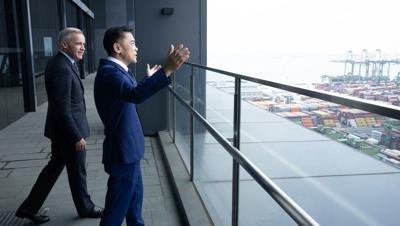 Prime Minister Carney's visit to Singapore focuses on attracting investment in Canada