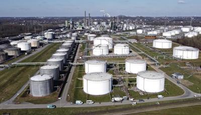 Les prix du pétrole s'effondrent alors que l'OPEP+ pourrait augmenter la production