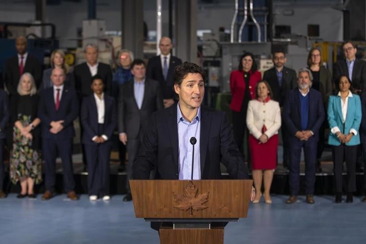 Cabinet shuffle expected Wednesday as ministers announce they won't seek re-election