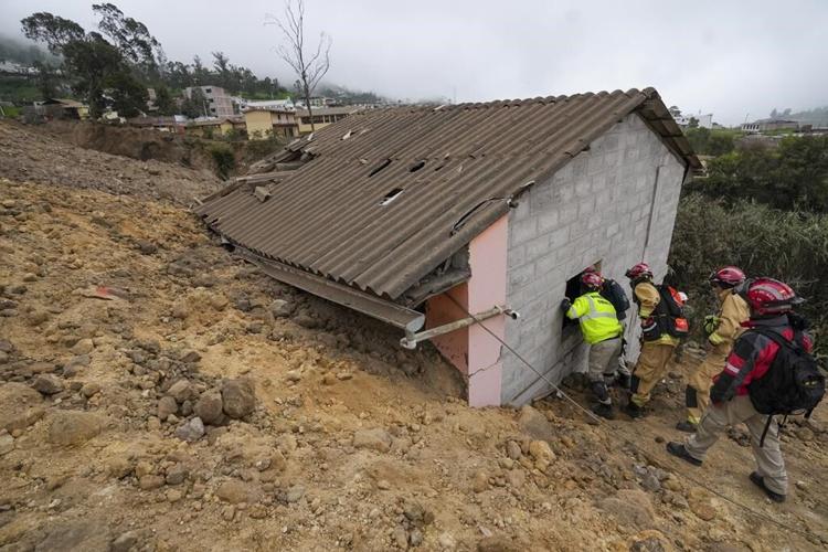 At least 16 people killed in landslide in central Ecuador
