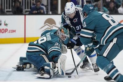 Eklund scores tiebreaking goal in third to send Sharks past Jets 2-1