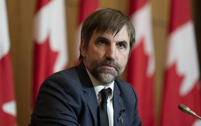 Guilbeault parle d'un plafond d'ici la fin 2023 pour le secteur pétrolier et gazier
