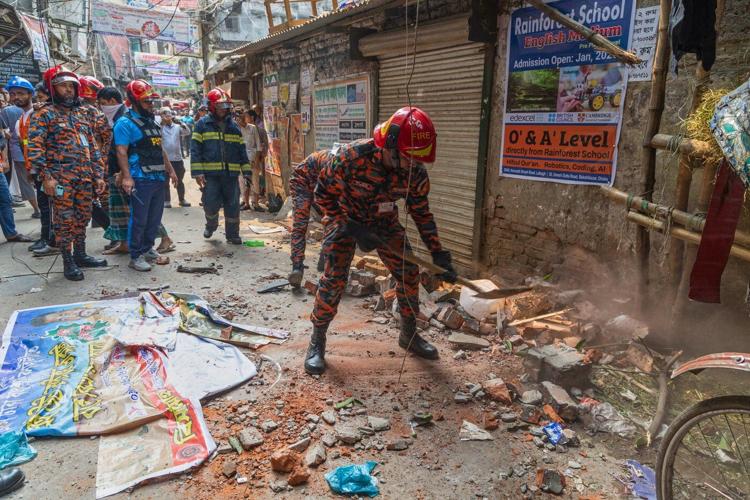 A 5.5 magnitude earthquake in central Bangladesh kills at least 6 people