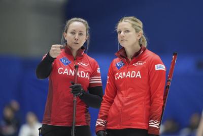Homan beats U.S. 8-4, improves to 4-1 at women's world curling championship