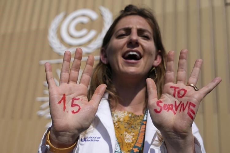 Ministers make push to get climate talks over the line