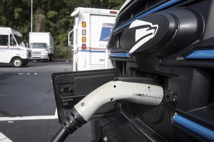 USPS' long-awaited new mail truck makes its debut to rave reviews from carriers