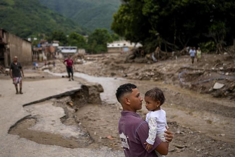 Venezuela expands search for the missing after deadly slide
