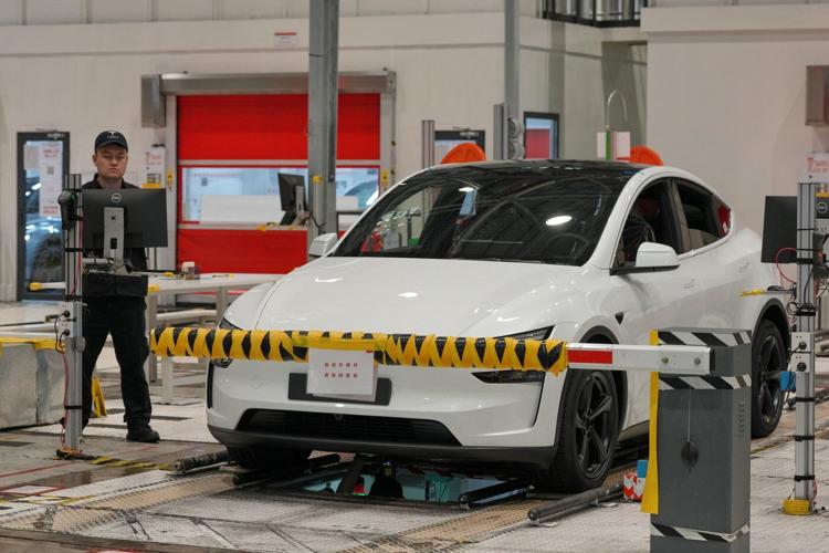 Tesla leader believes Shanghai factory operations will play a role in robot mass production