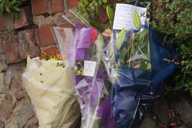 Police question 6 suspects over deadly Manchester synagogue attack