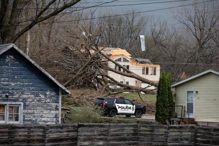 Powerful winds and reported tornadoes rip through the Midwest, leaving heavy damage but no deaths