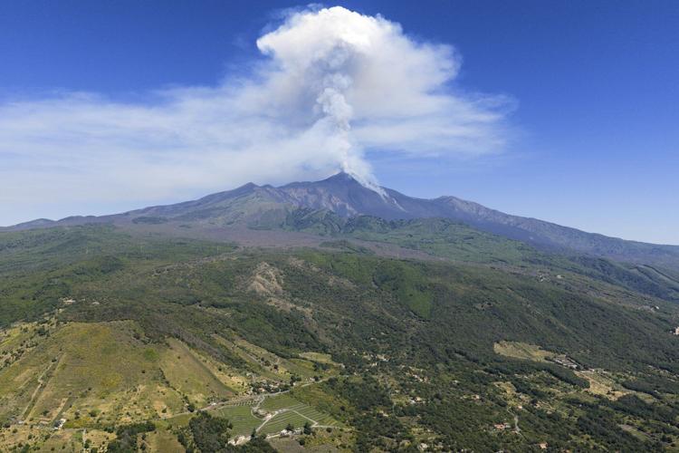 What made Mount Etna's latest eruption so rare