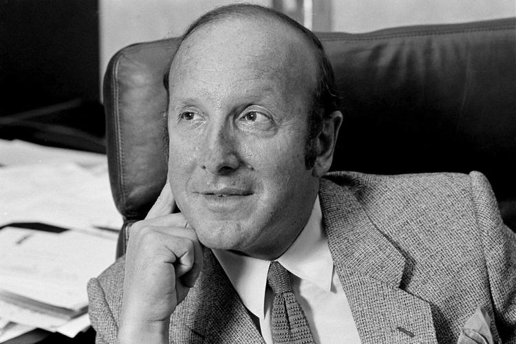 10 songs to memorialize Clive Davis, the larger-than-life music executive